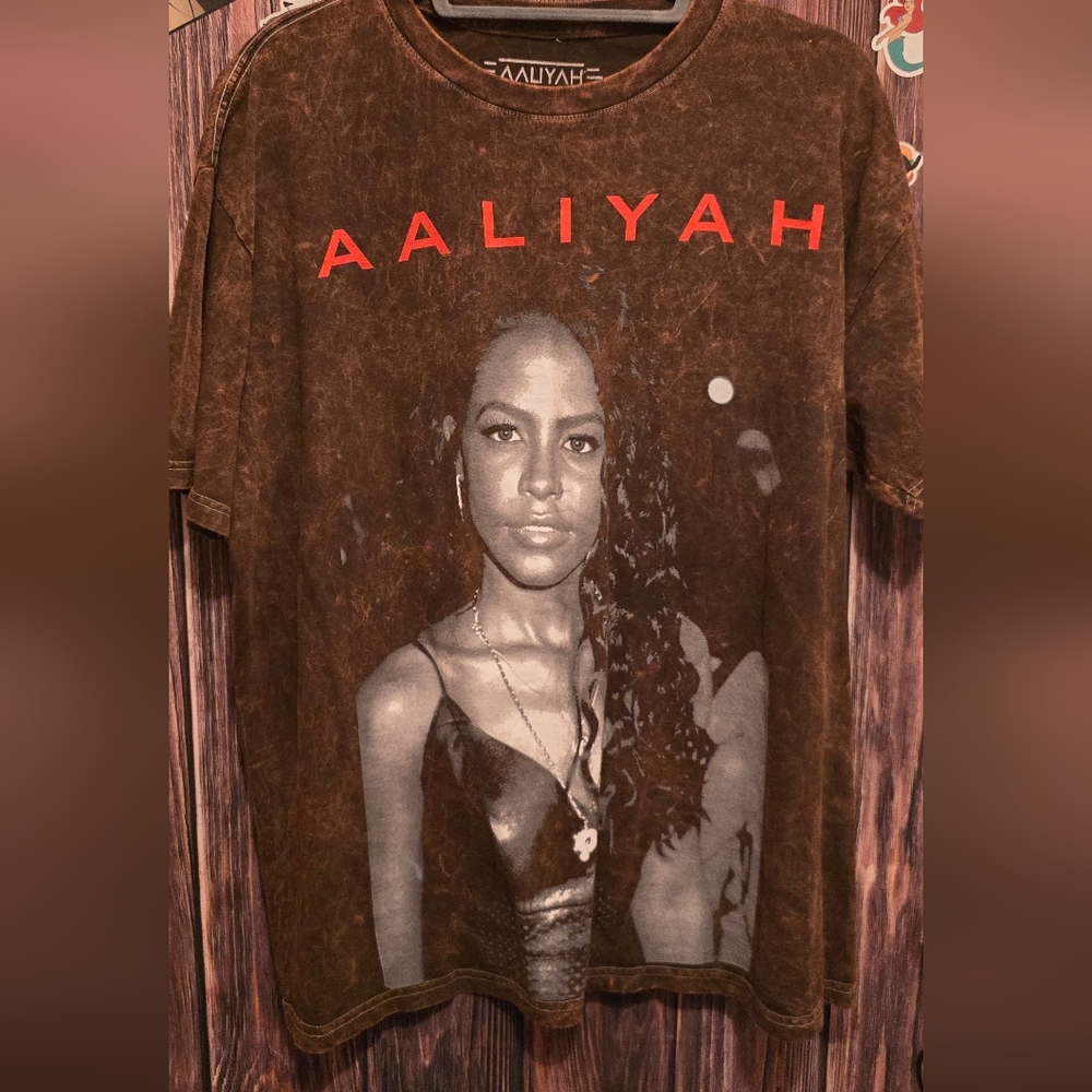 AALIYAH T.SHIRT